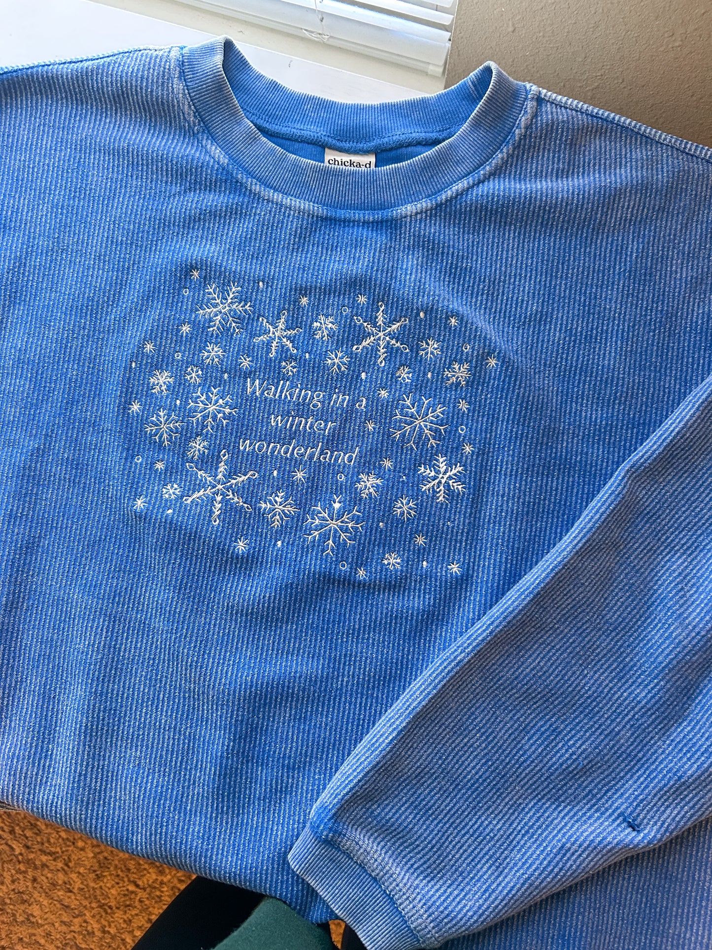 *OOPSIE* Corded Winter Wonderland Crew (medium)