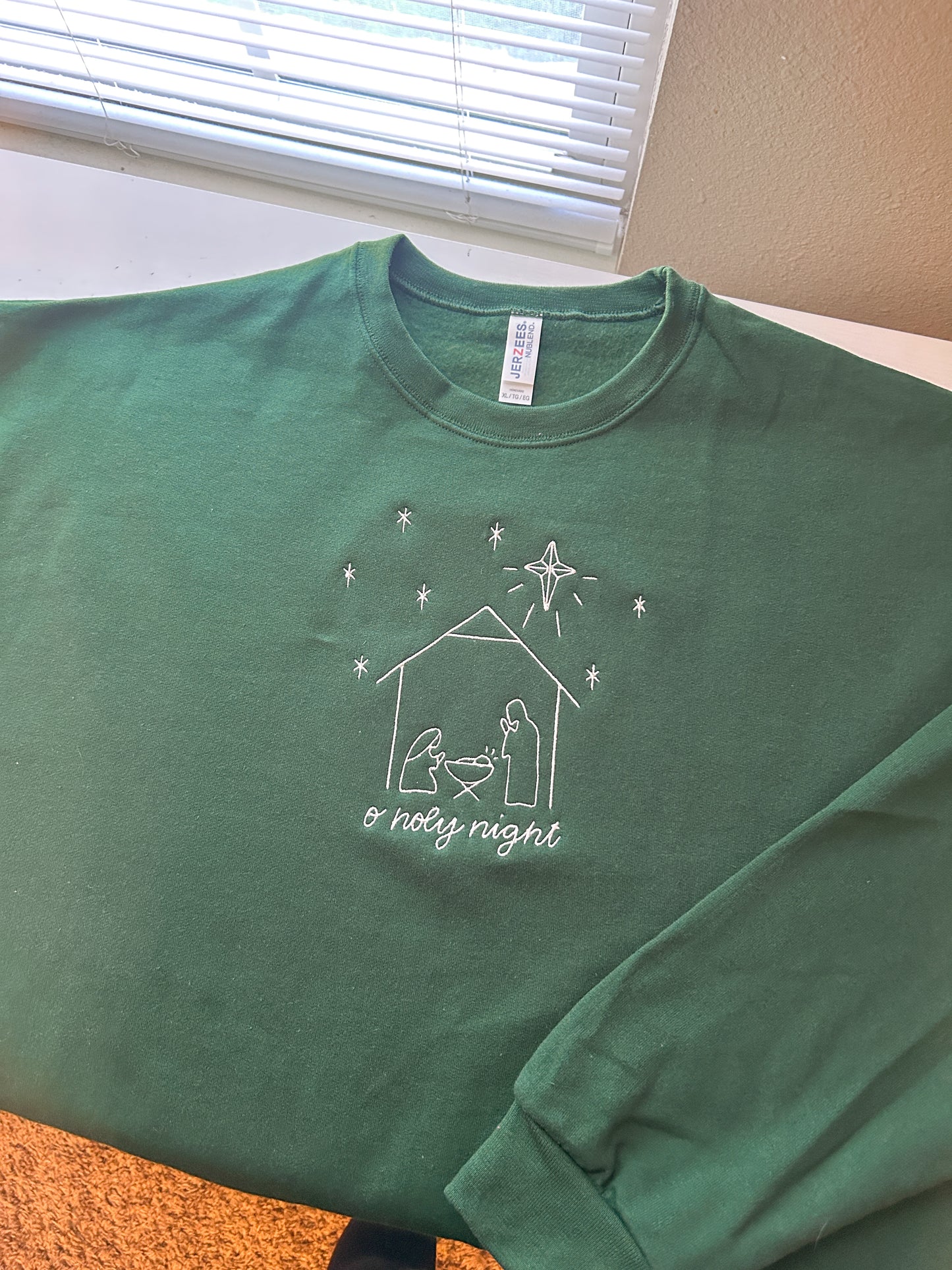 *OOPSIE* O Holy Night Crew (XL)